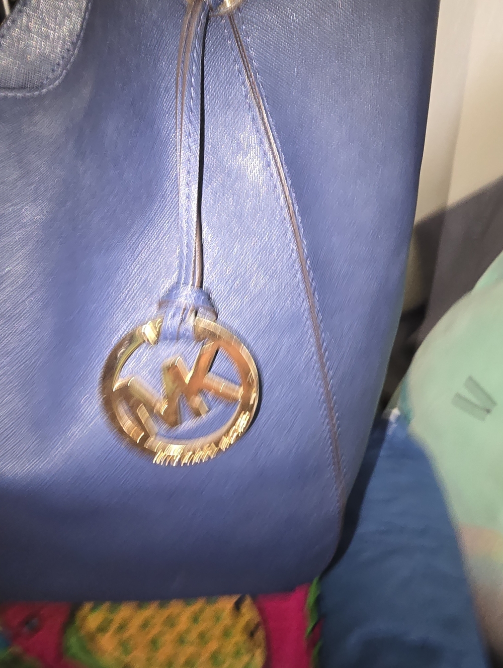 Michael Kors Navy Leather Lillie Shoulder Bag with Gold Hardware - Picture 3 of 10